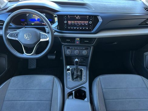 Used 2022 Volkswagen Taos SE image 13