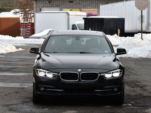 Used 2017 BMW 330i xDrive 330i xDrive image 2