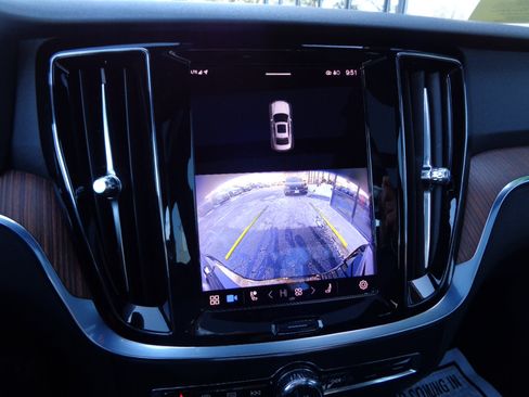 Used 2023 Volvo S60 B5 Plus w/ Climate Package image 13