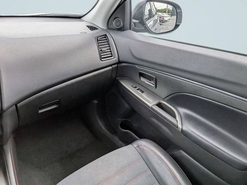 Used 2024 Mitsubishi Outlander Sport SE AWD/4WD image 16