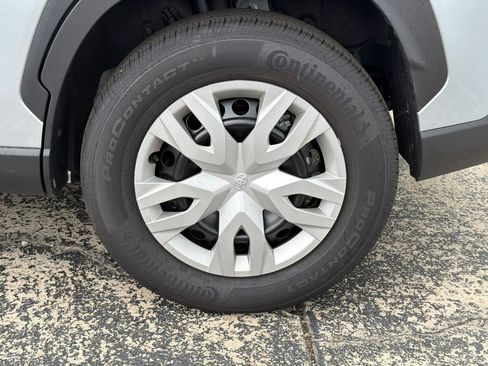 Used 2026 Toyota Corolla Cross L FWD image 19