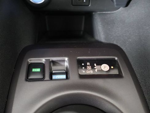 Used 2025 Nissan Leaf S FWD image 42