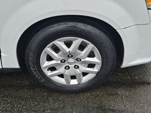 Used 2014 RAM C/V Tradesman image 23