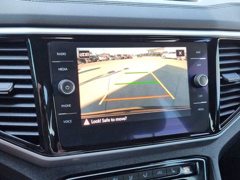 Used 2022 Volkswagen Atlas Cross Sport SEL R-Line image 18