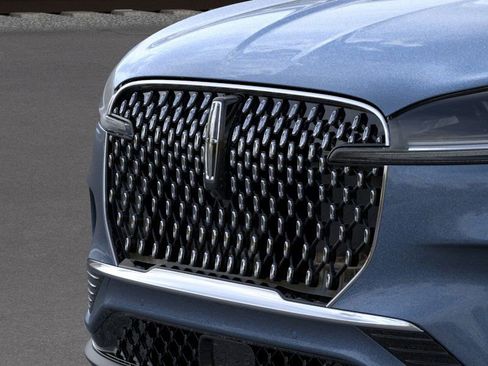 New 2025 Lincoln Aviator AWD image 17