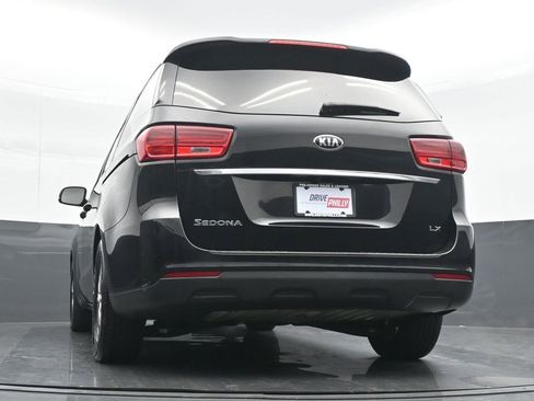 Used 2020 Kia Sedona LX image 20
