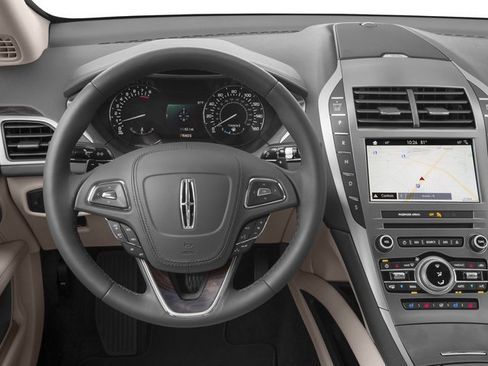 Used 2017 Lincoln MKZ Premiere FWD image 7