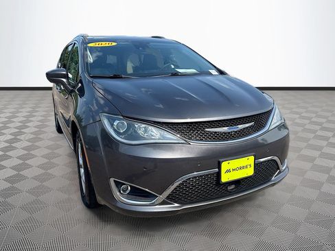 Used 2020 Chrysler Pacifica Touring-L Plus w/ Tire & Wheel Group FWD image 3