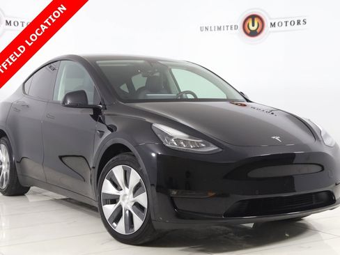 Used 2022 Tesla Model Y Long Range image 1
