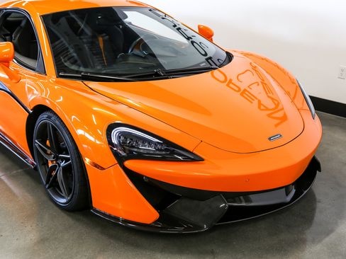 Used 2016 McLaren 570S Coupe RWD image 30