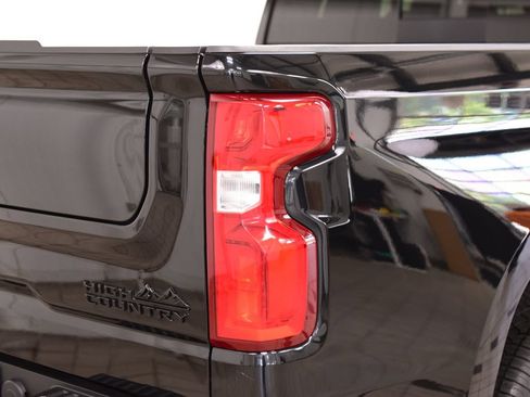 Used 2024 Chevrolet Silverado 1500 High Country w/ Technology Package AWD/4WD image 22