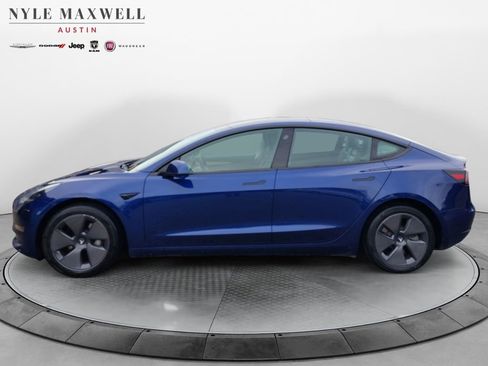 Used 2023 Tesla Model 3 Standard Range image 12