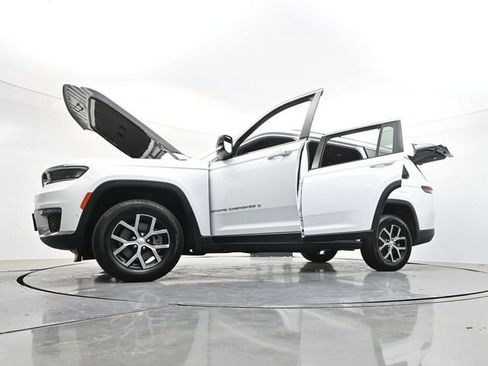 Used 2024 Jeep Grand Cherokee L Limited w/ Luxury Tech Group II AWD/4WD image 41