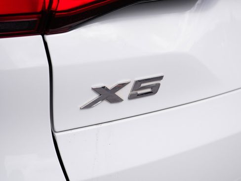 Used 2019 BMW X5 xDrive40i w/ Premium Package 2 AWD/4WD image 8