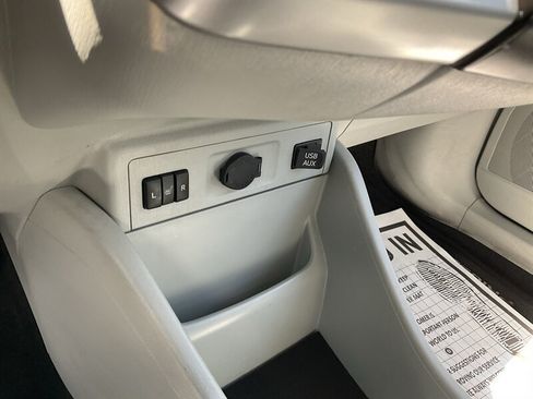Used 2012 Toyota Prius V Five FWD image 21