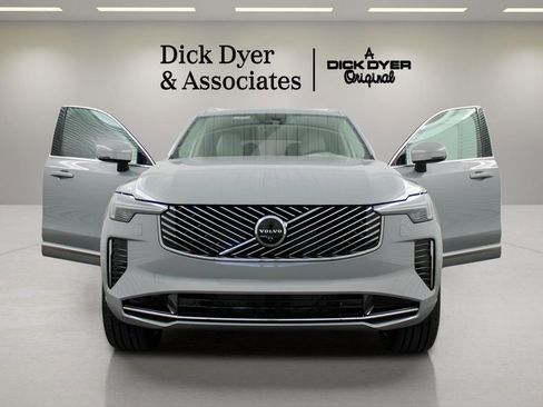 New 2026 Volvo XC90 B6 Ultra w/ Protection Package image 8