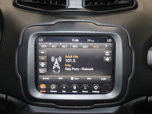 Used 2021 Jeep Renegade Latitude image 23