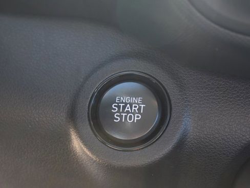 Used 2024 Hyundai Venue Limited image 27