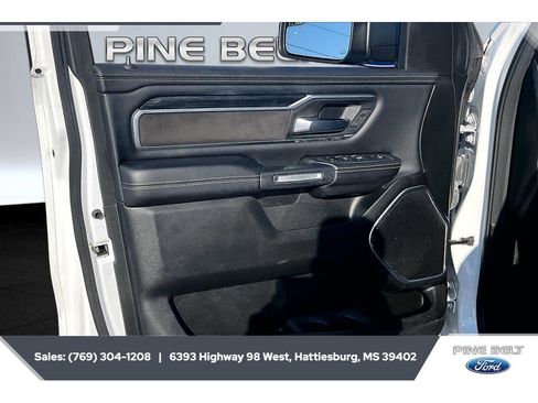 Used 2023 RAM 1500 Laramie AWD/4WD image 18