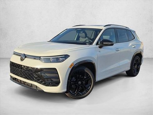 New 2026 Volkswagen Tiguan SE R-Line image 1