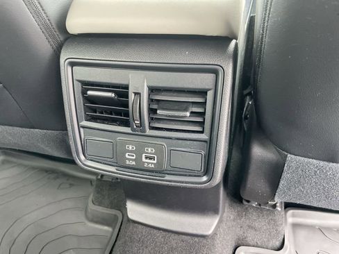 Used 2026 Subaru Forester Premium AWD/4WD image 24