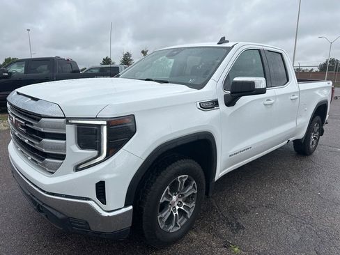 Used 2023 GMC Sierra 1500 SLE AWD/4WD image 3