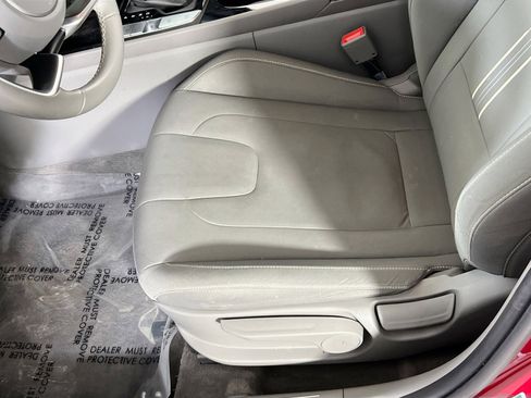 Used 2023 Hyundai Elantra SEL w/ Convenience Package image 19