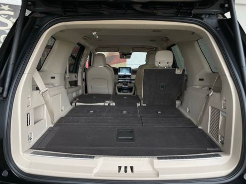 Used 2018 Lincoln Navigator Select w/ Technology Package image 40