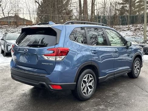 Certified 2023 Subaru Forester Premium image 31