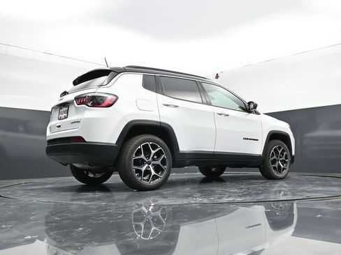 Used 2026 Jeep Compass Limited AWD/4WD image 43