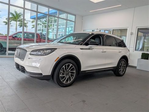 Used 2022 Lincoln Corsair FWD image 3