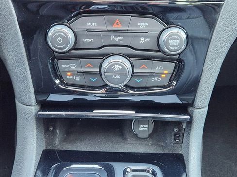 Used 2023 Chrysler 300 S image 18