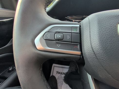 Used 2023 Jeep Compass Latitude w/ Sun and Sound Group AWD/4WD image 18