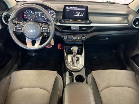 Used 2023 Kia Forte LXS w/ LXS Technology Package image 3