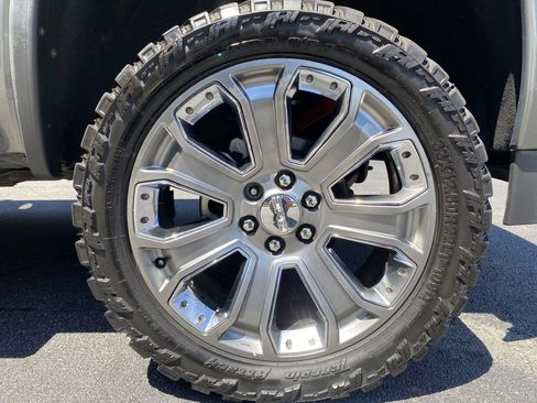 Used 2018 GMC Sierra 1500 Denali w/ Denali Ultimate Package AWD/4WD image 12