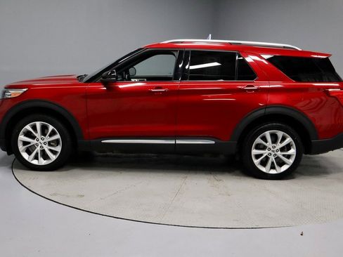 Certified 2022 Ford Explorer Platinum w/ Technology Package image 9