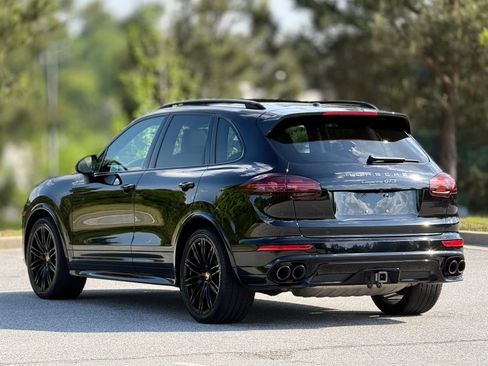 Used 2016 Porsche Cayenne GTS AWD/4WD image 10
