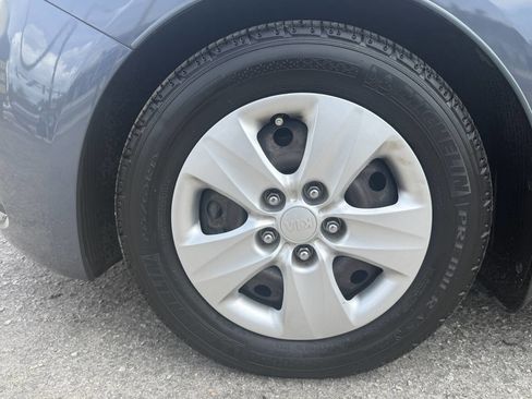 Used 2016 Kia Forte LX FWD image 24