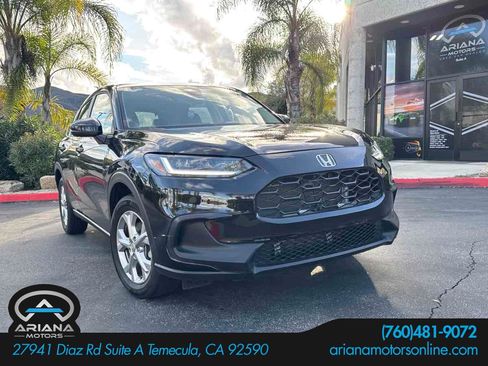 Used 2025 Honda HR-V LX image 1