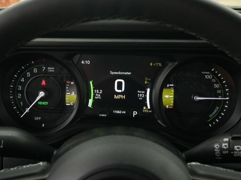 Used 2025 Jeep Wrangler Unlimited Rubicon 4xe w/ Safety Group AWD/4WD image 13