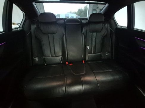 Used 2019 BMW 740i w/ Executive Package RWD image 18