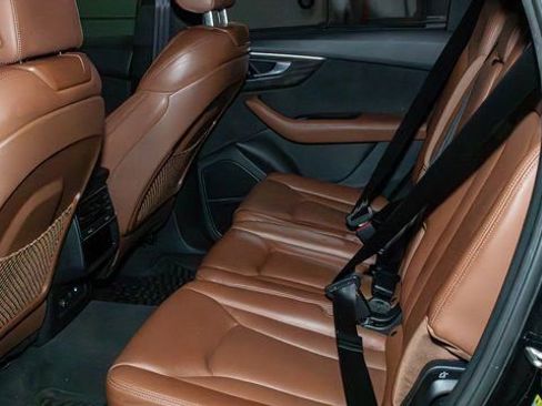 Used 2021 Audi Q7 3.0T Prestige image 14