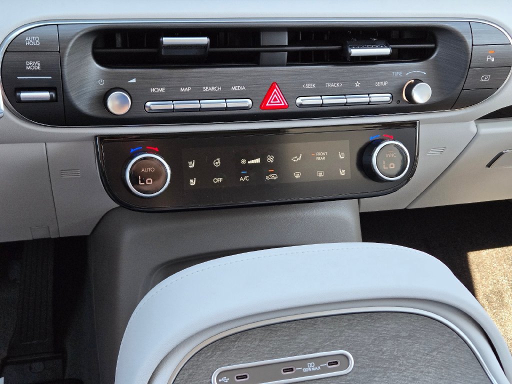 Certified 2026 Hyundai Palisade SEL FWD image 30