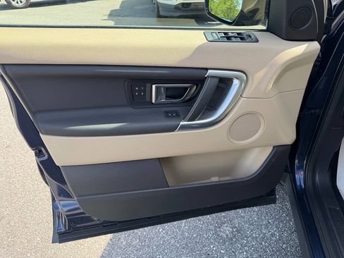 Used 2016 Land Rover Discovery Sport HSE AWD/4WD image 10