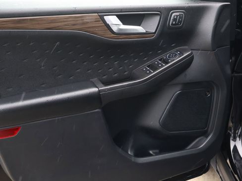 Used 2020 Ford Escape Titanium AWD/4WD image 15