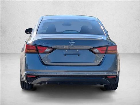 Used 2024 Nissan Altima 2.5 S FWD image 7