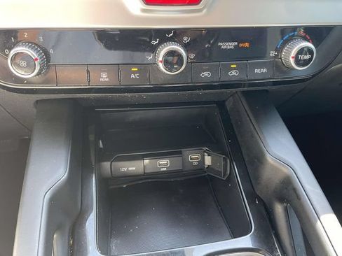 Used 2021 Kia Telluride LX FWD image 28