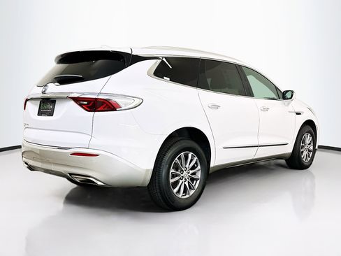 Used 2024 Buick Enclave Premium image 9