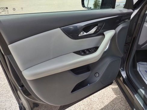 Used 2021 Chevrolet Blazer LT FWD image 11