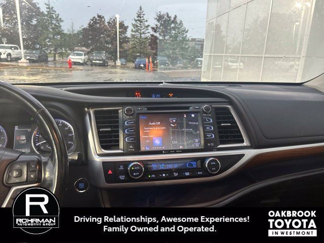 Used 2018 Toyota Highlander Limited Platinum AWD/4WD image 8